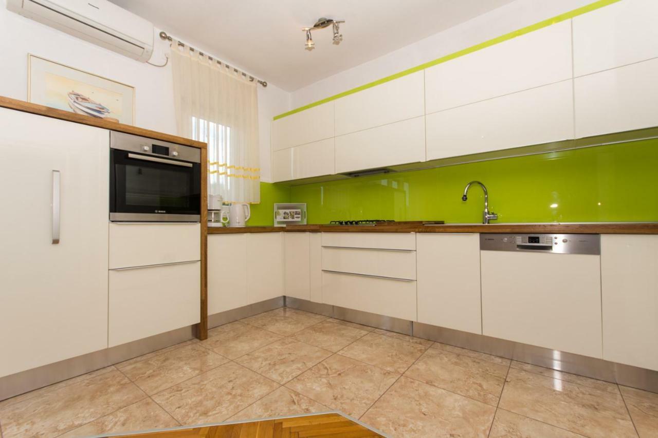 Apartman Domic 슬라티네 외부 사진
