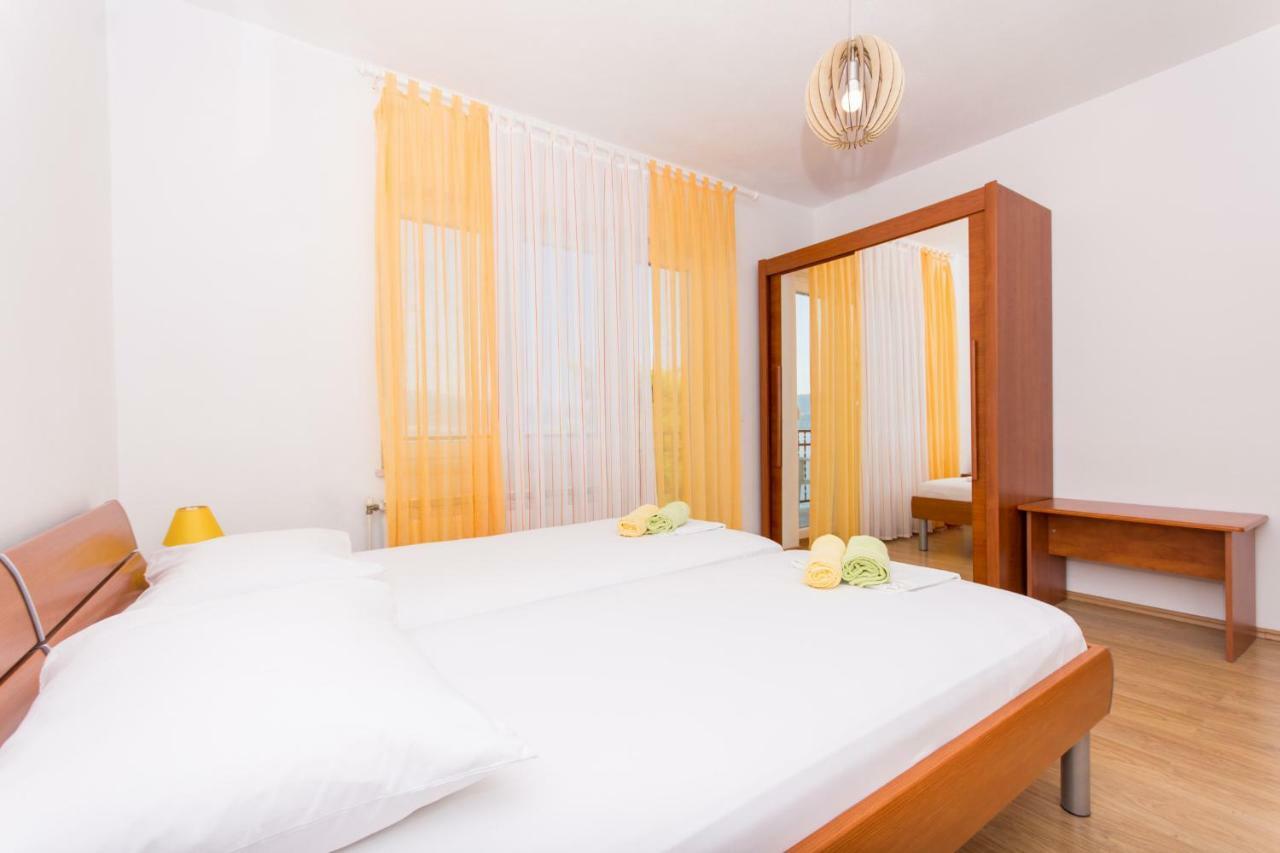 Apartman Domic 슬라티네 외부 사진