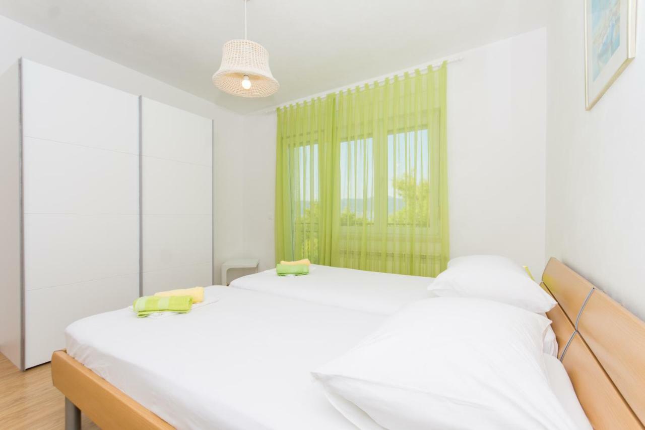 Apartman Domic 슬라티네 외부 사진